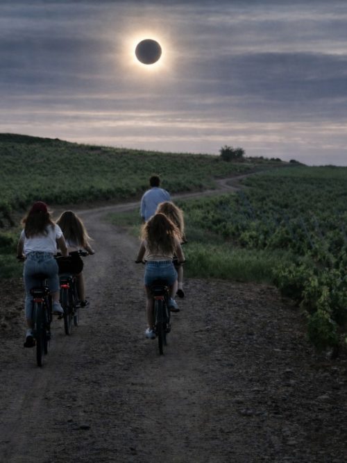 Eclipse solar total entre viñedos de La Rioja 🌑 12 de agosto de 2026